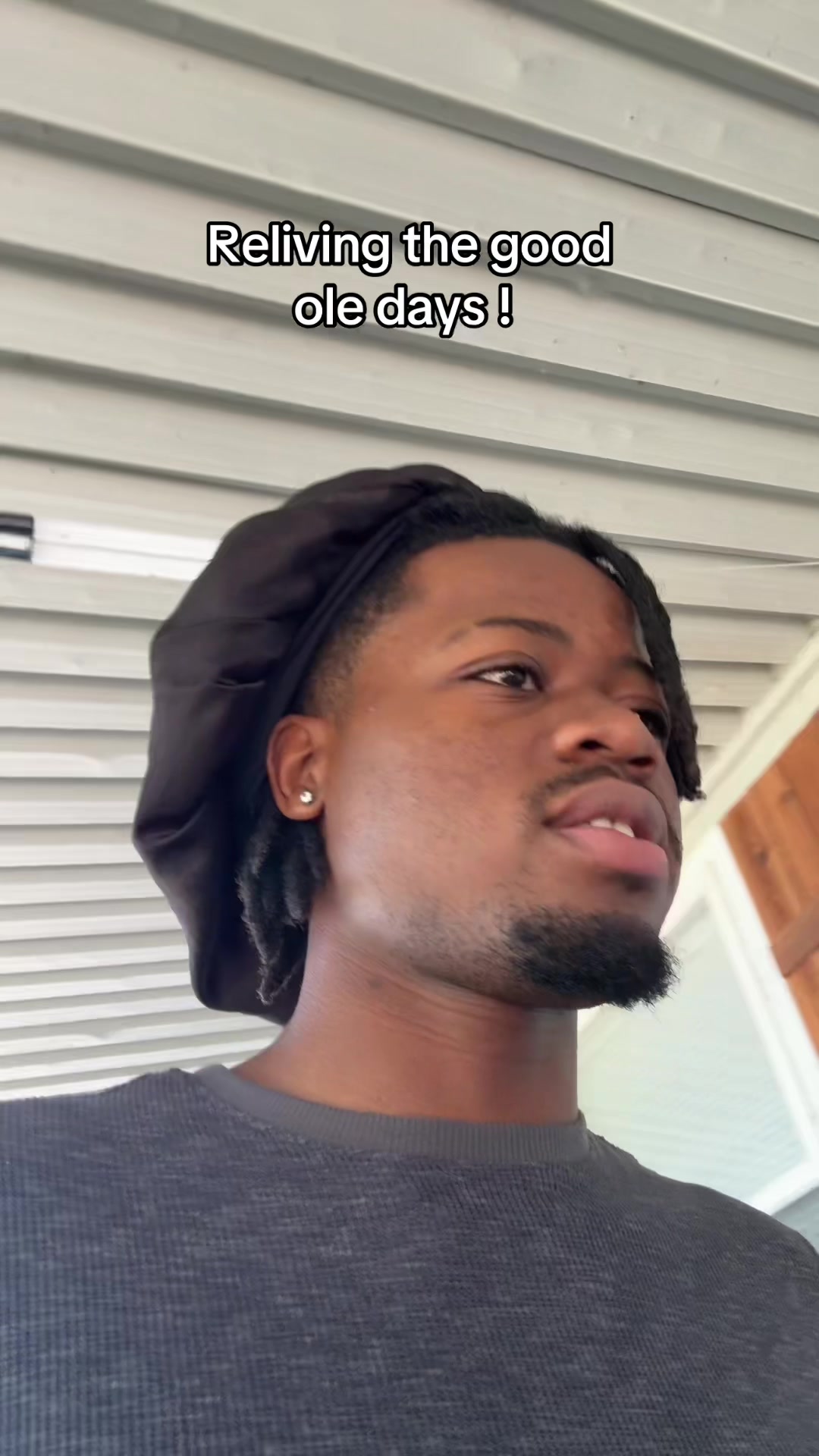 @moyoezzy
