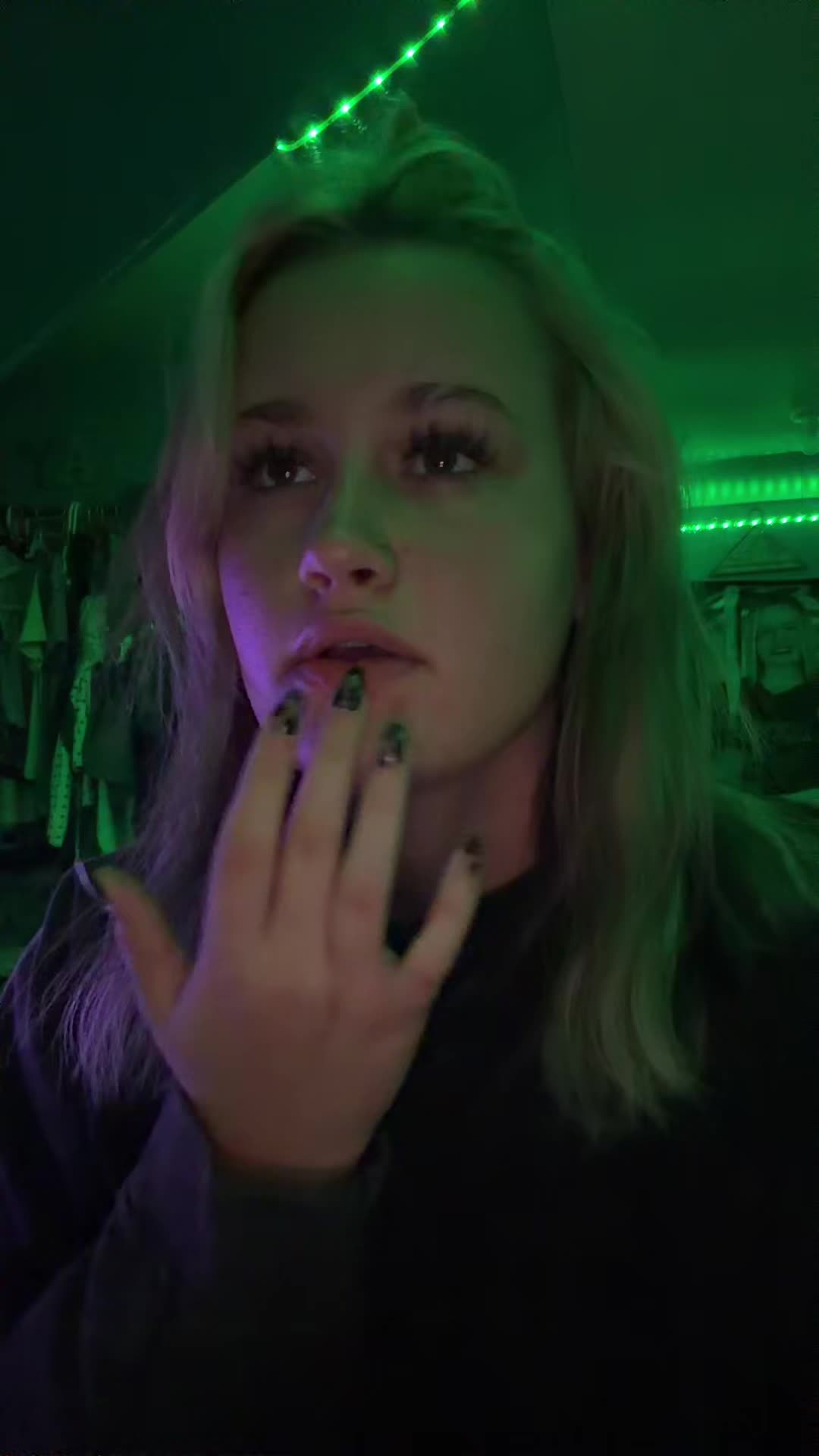 @𝐭 𝐚 𝐲 𝐥 𝐨 𝐫