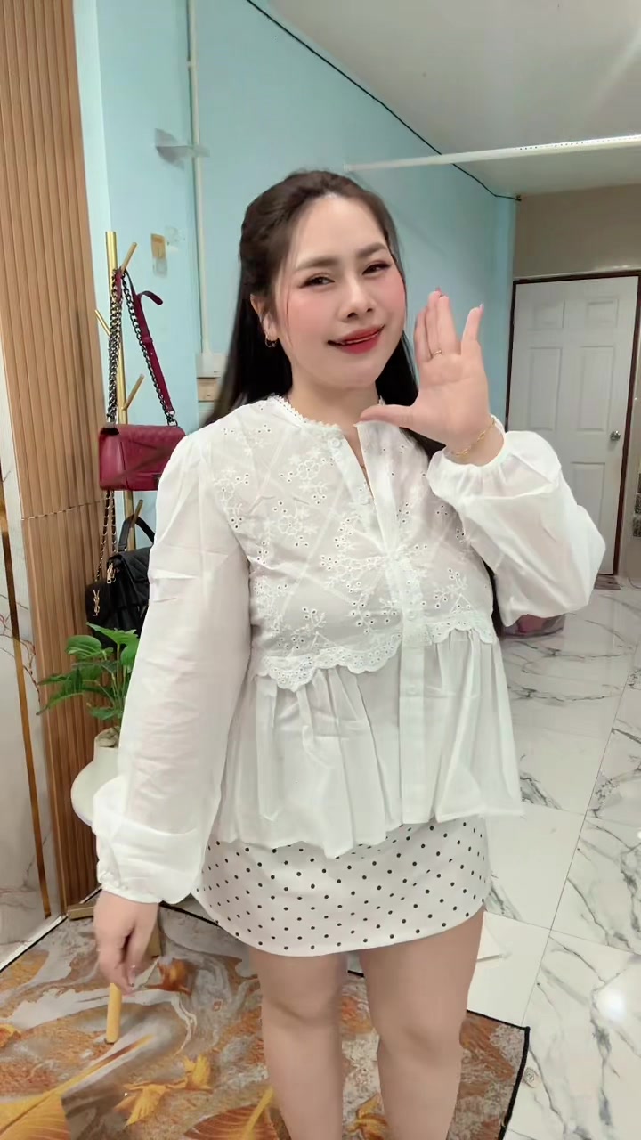 @ปุ้ยเอง สาวอวบที่ชอบแต่งตัวอะ