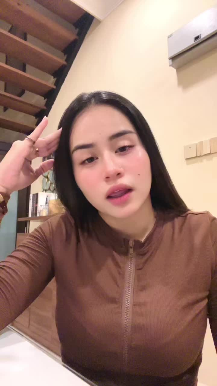 @HazLina.Co