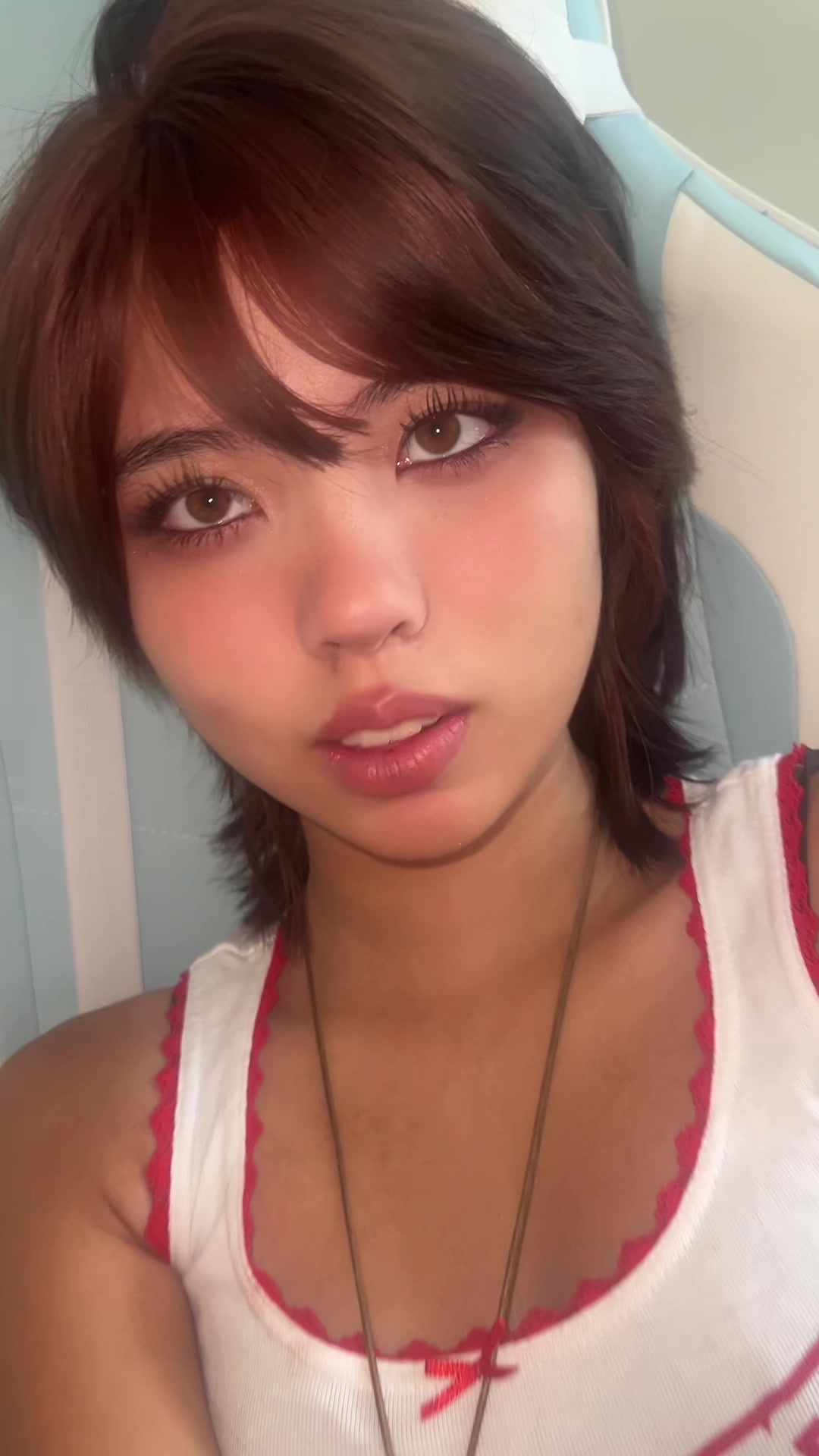 @twitch.tv/chickenlover_76