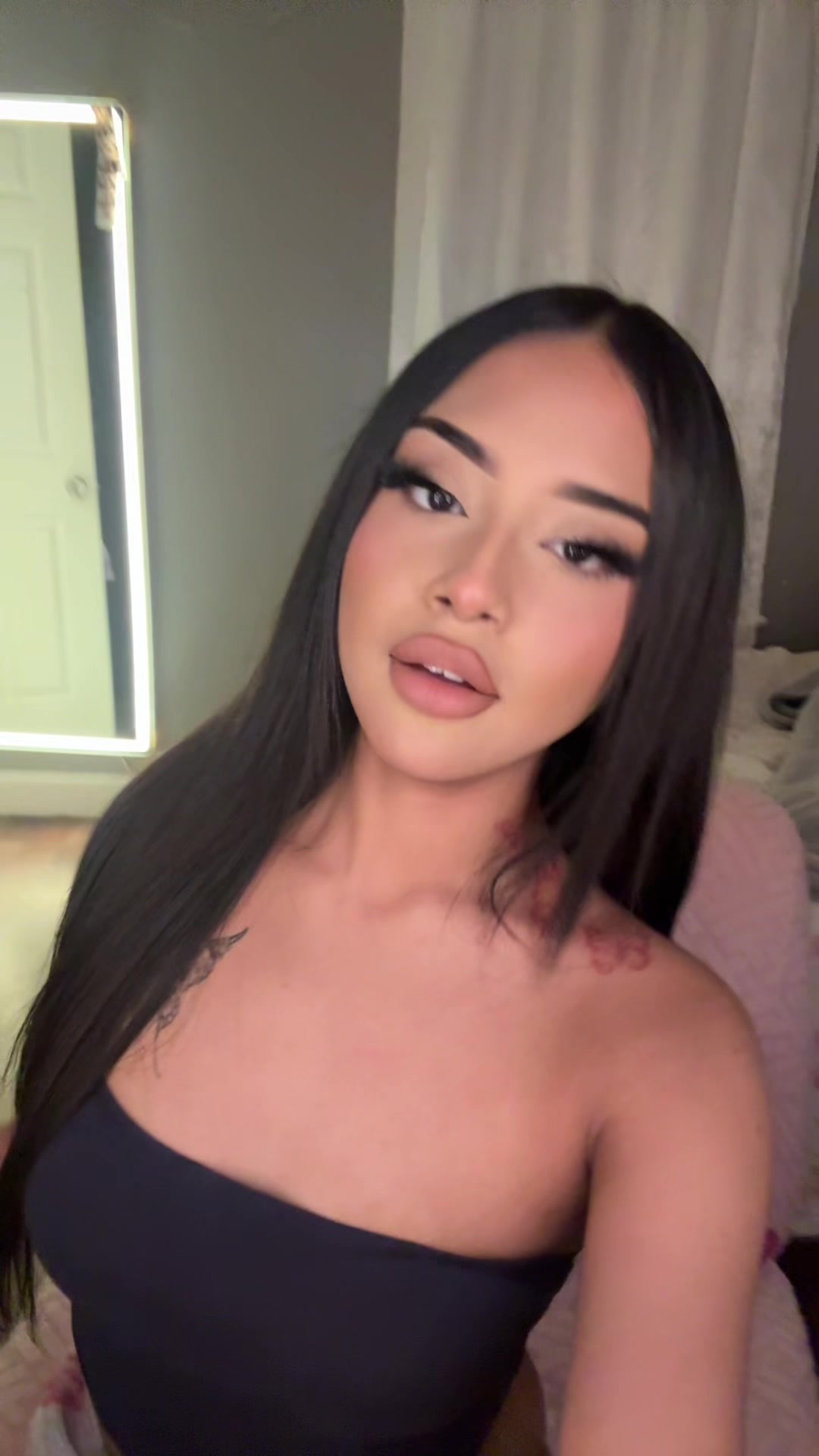 @𝑒𝓂𝒾𝓁𝓁𝓎 𝓃𝑜𝑒𝓂𝒾