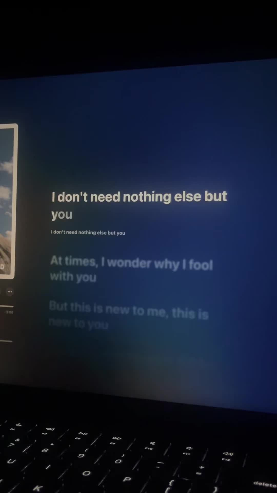 @🎧