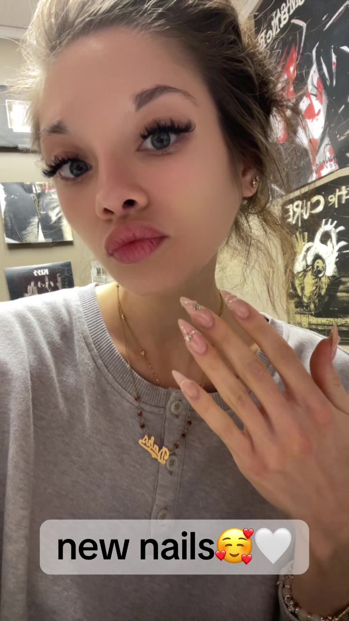 @elsa😋