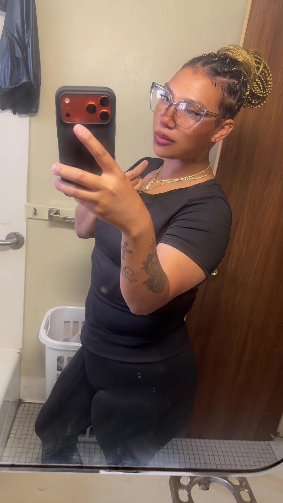 @Jasmine 🩷👩&zwj;❤️&zwj;💋&zwj;👩🏳️&zwj;🌈