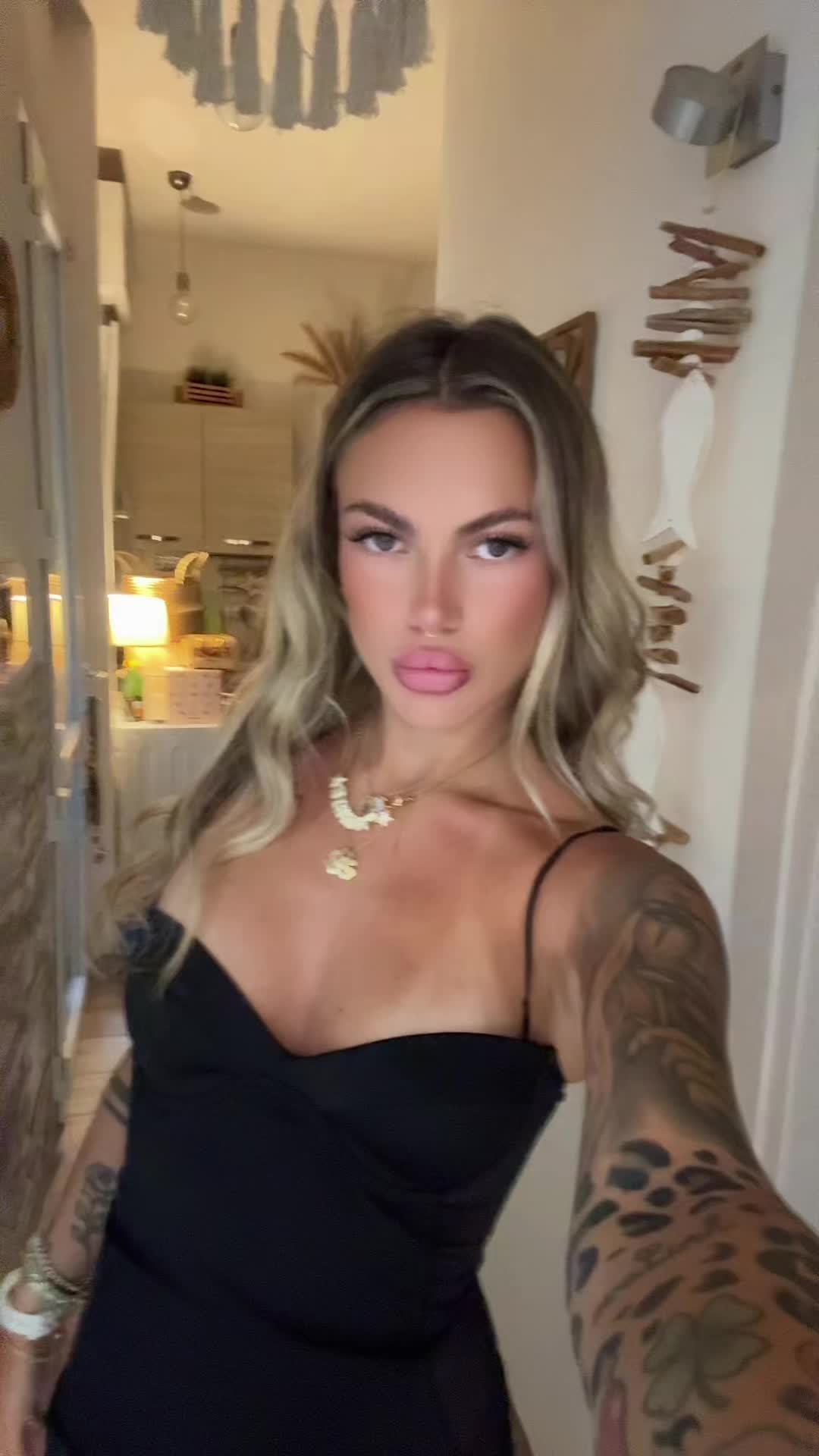 @Amorosa_aurora
