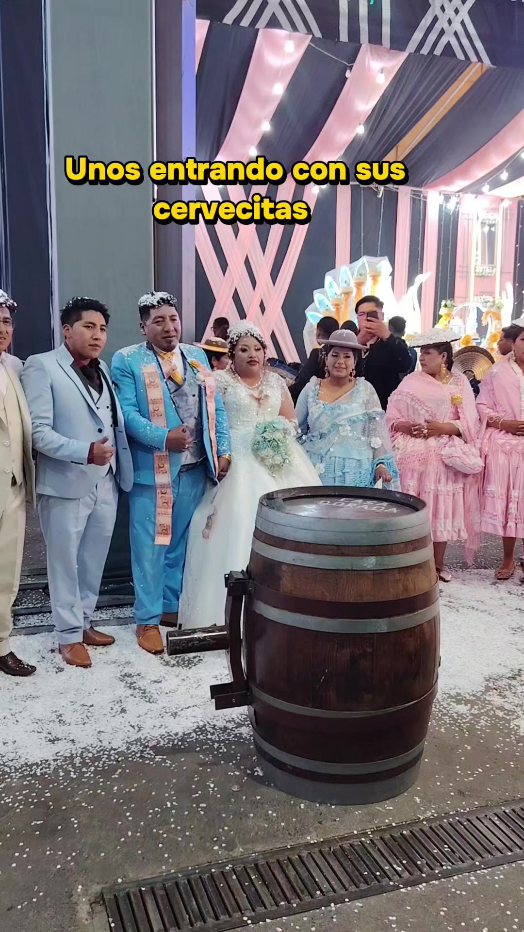 @Cascada de Vino, Casa Dorada