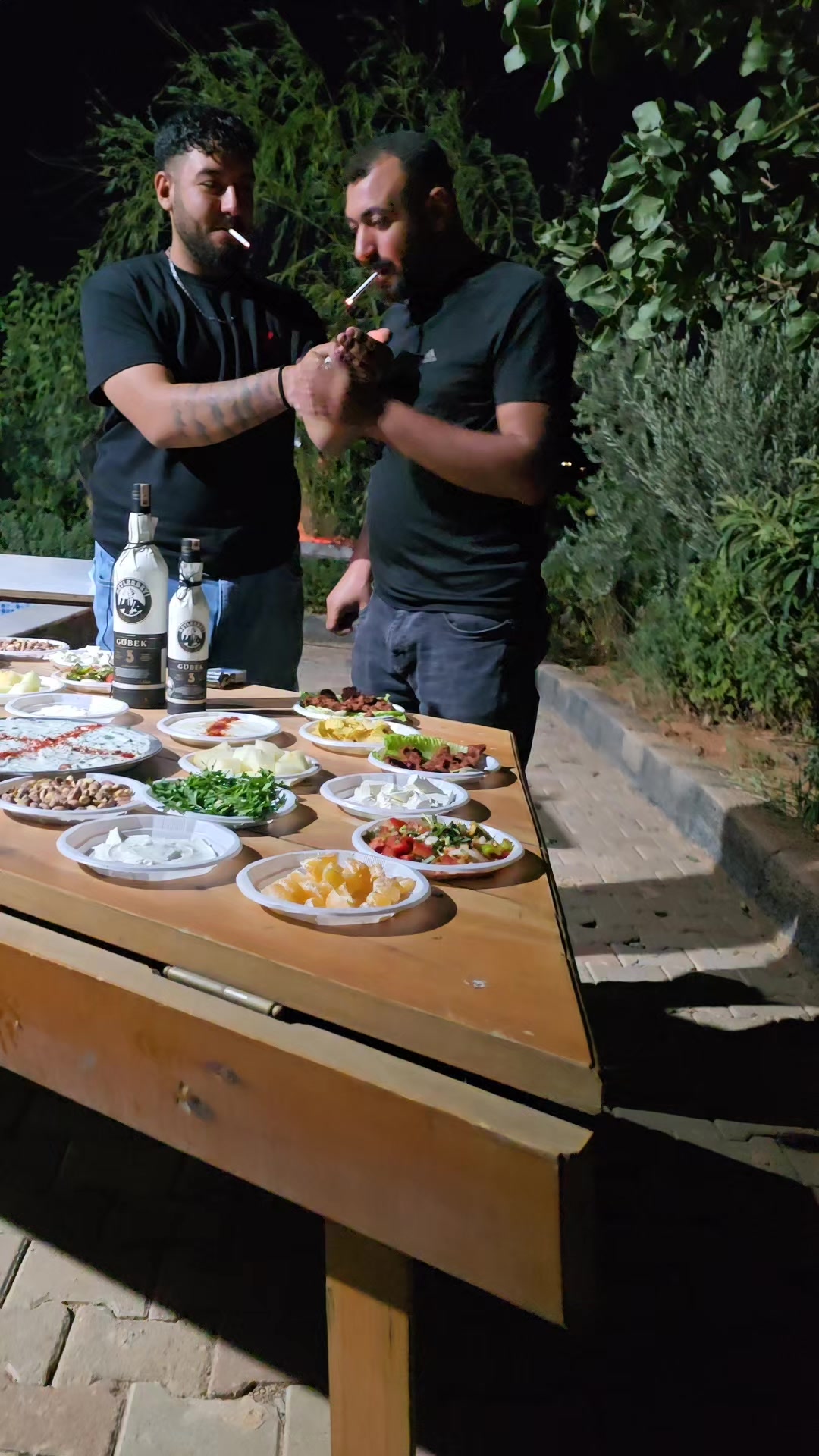 @E'Hamit &Ouml;zka'n