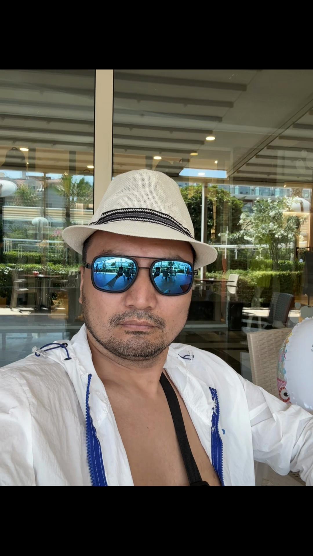 @Takhaui