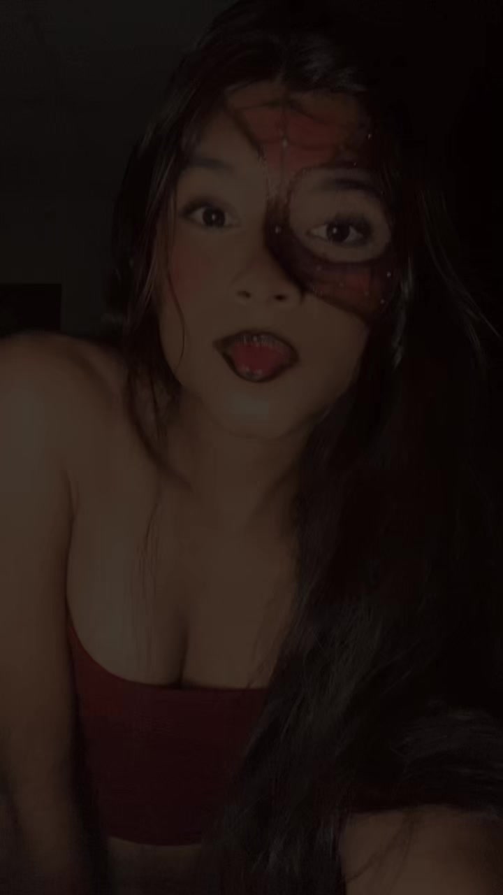 @🦦
