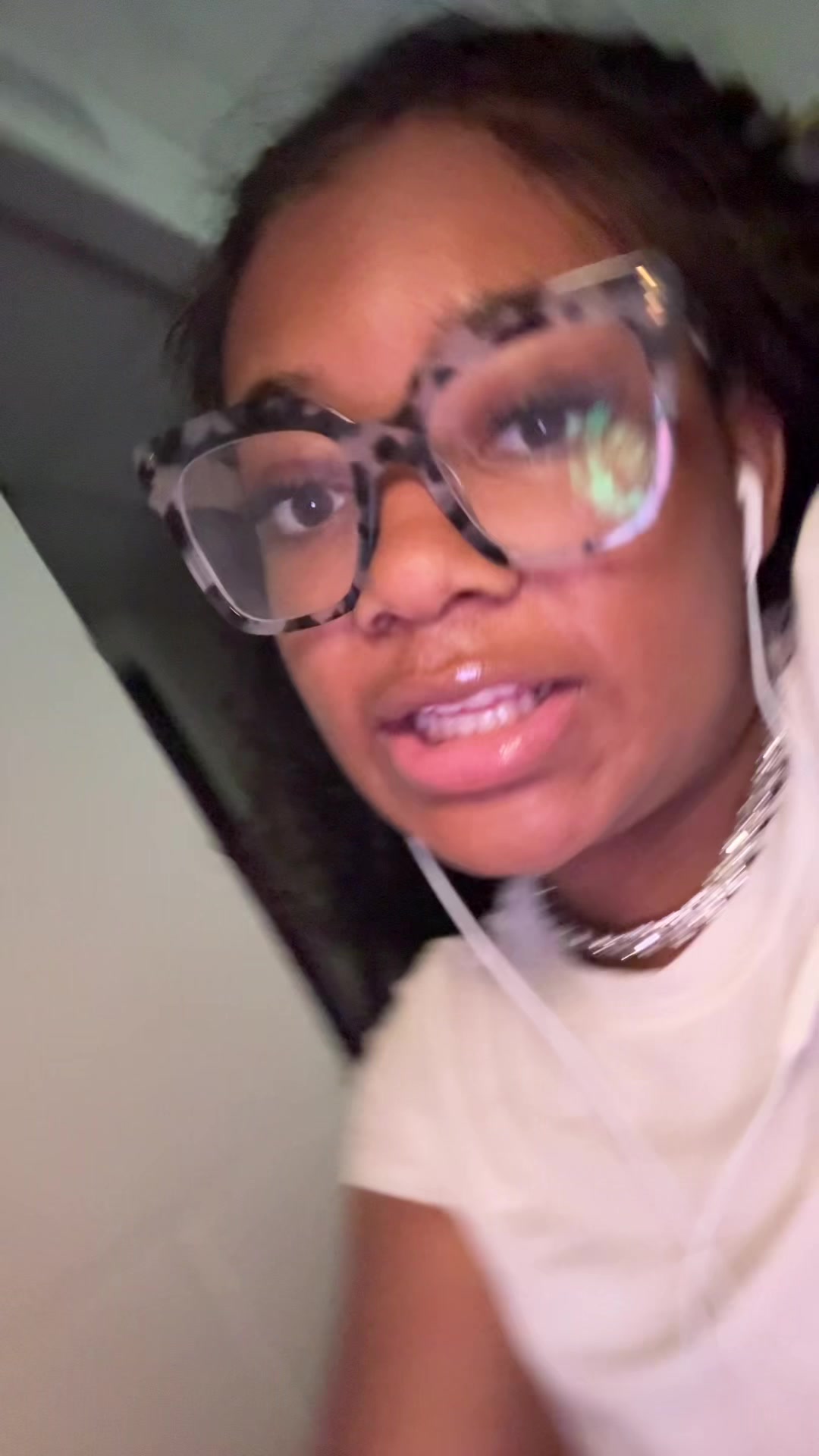@T