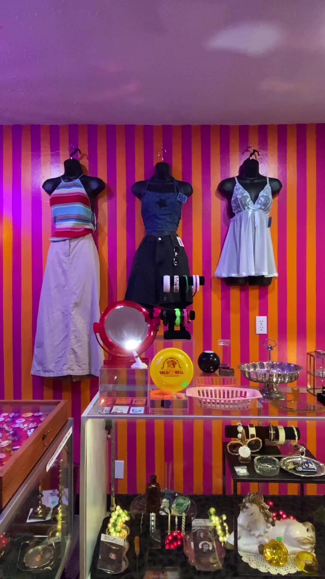 @UniversityVintage
