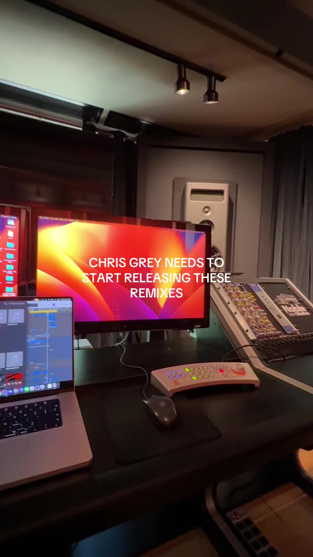 @chrisgreysvault