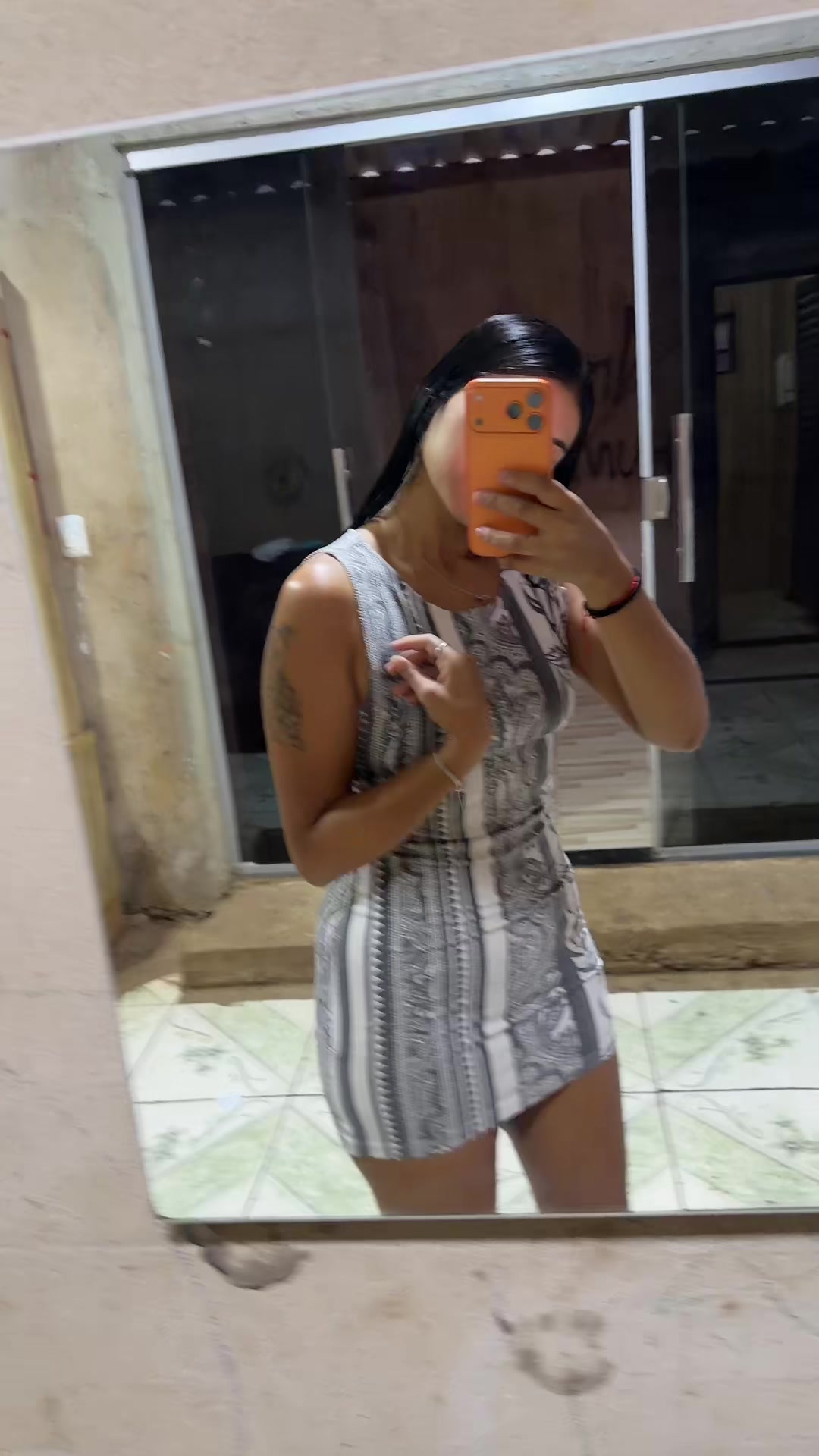 @Bruna Ellem751