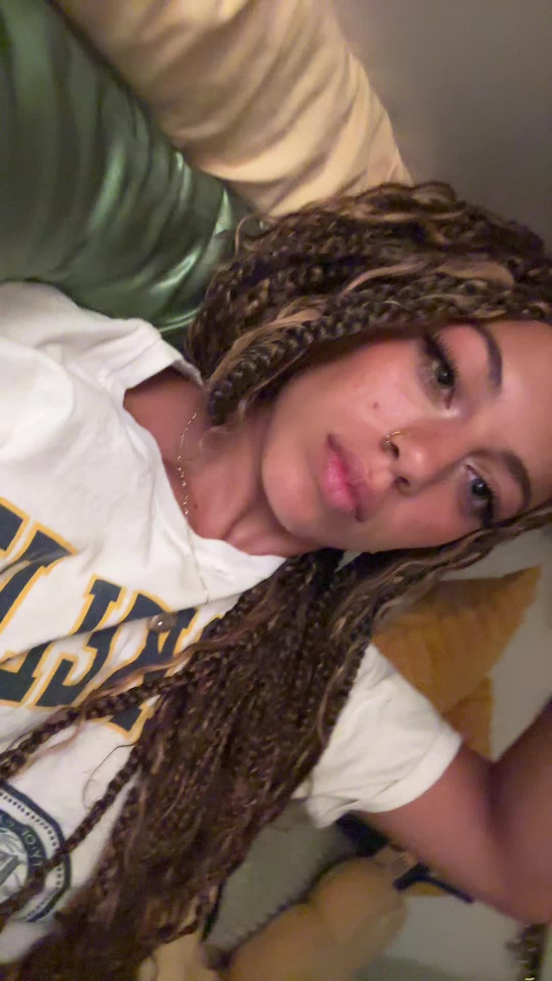 @thatholleygirl