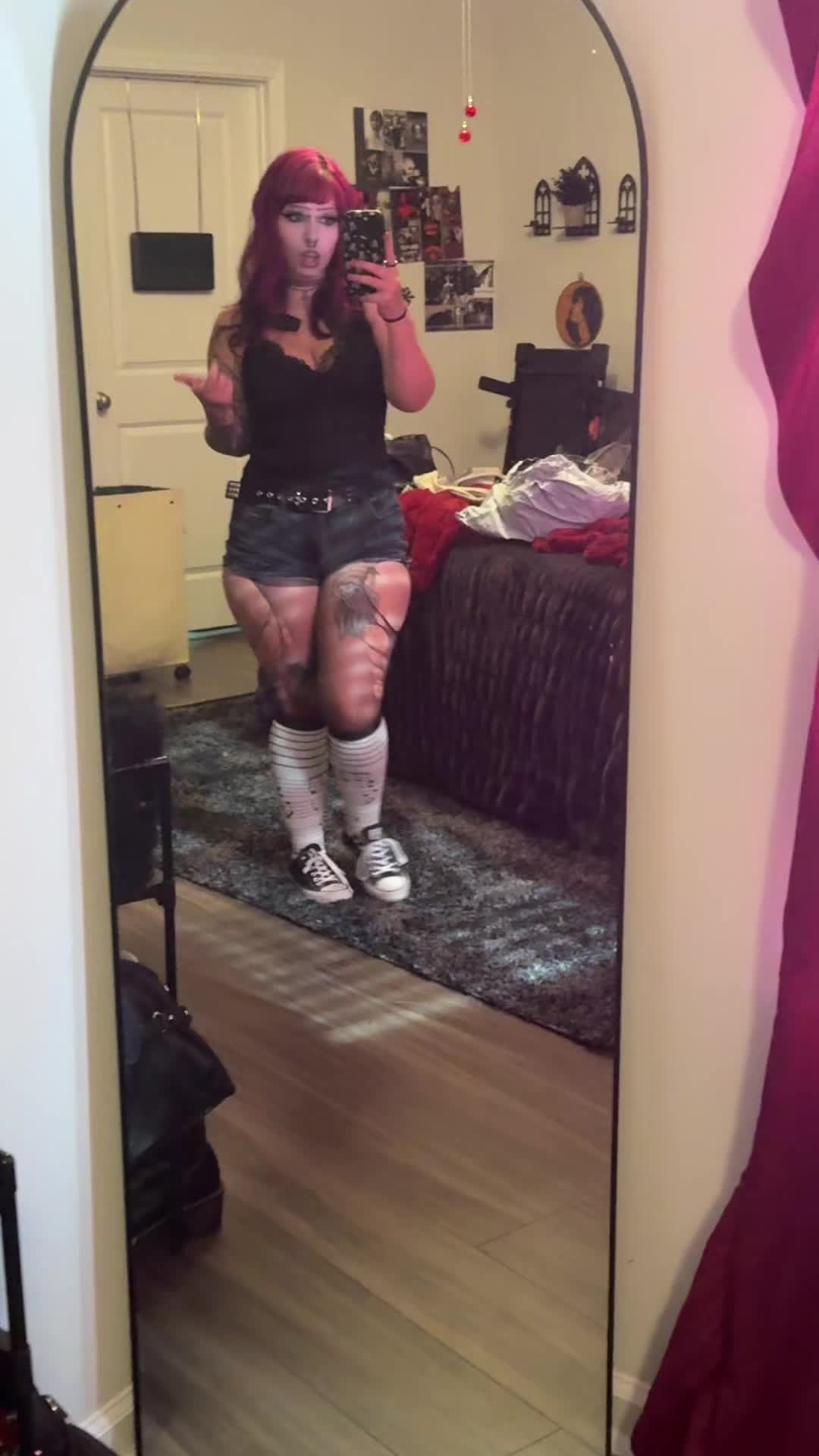 @JaneSpookyHot