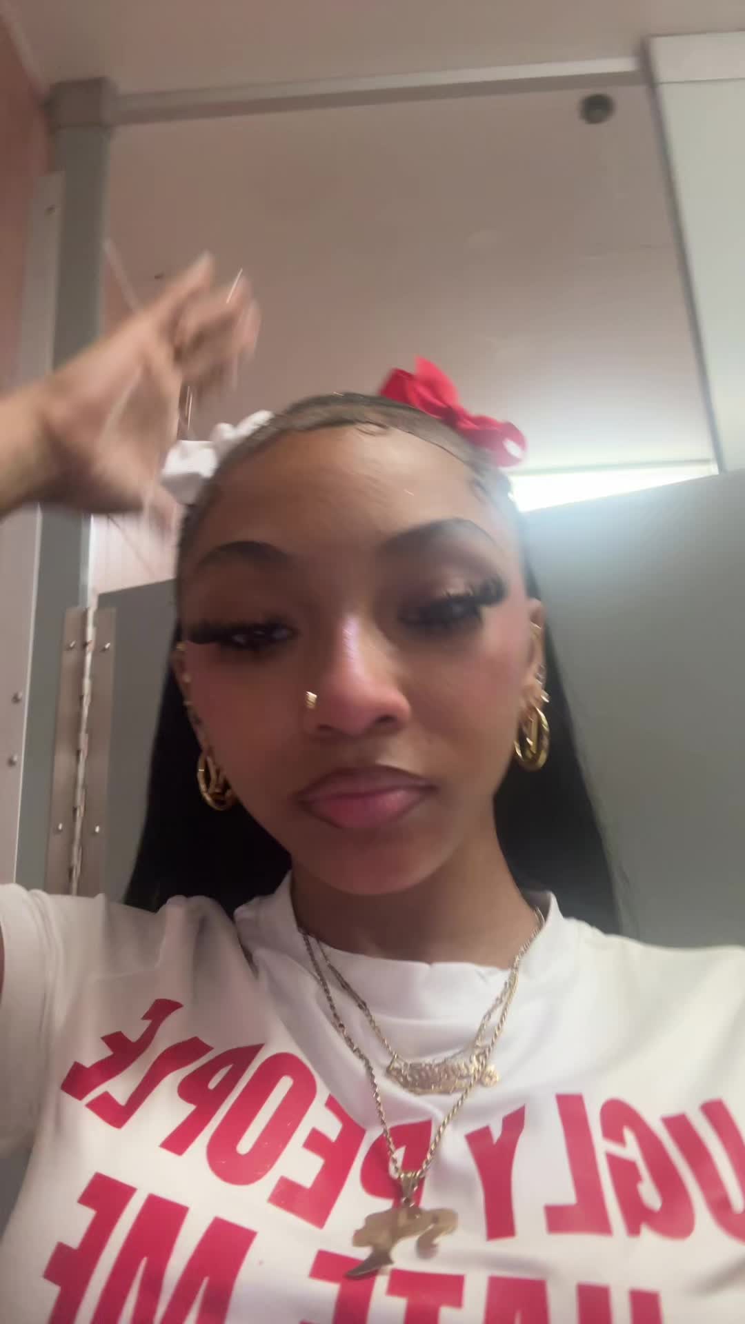 @aprettygirl