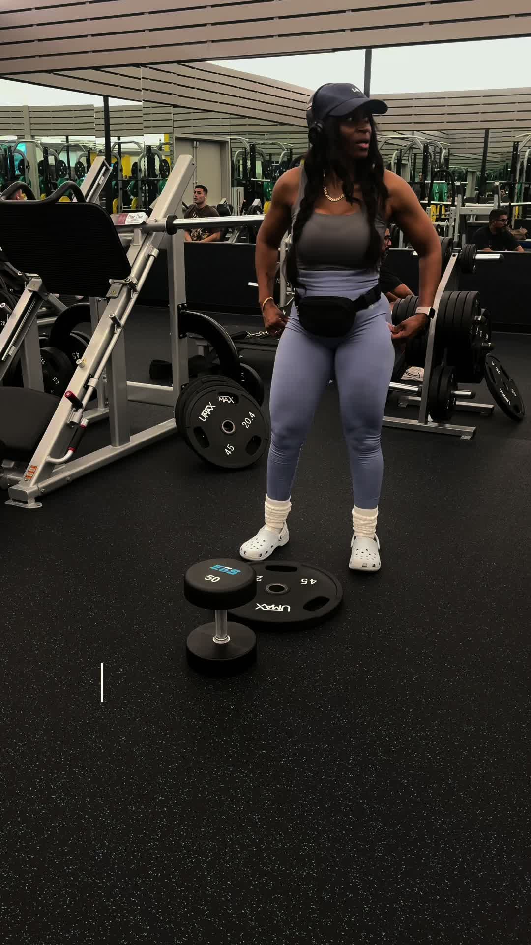 @Tee_ snatchd 🧘🏾♀️