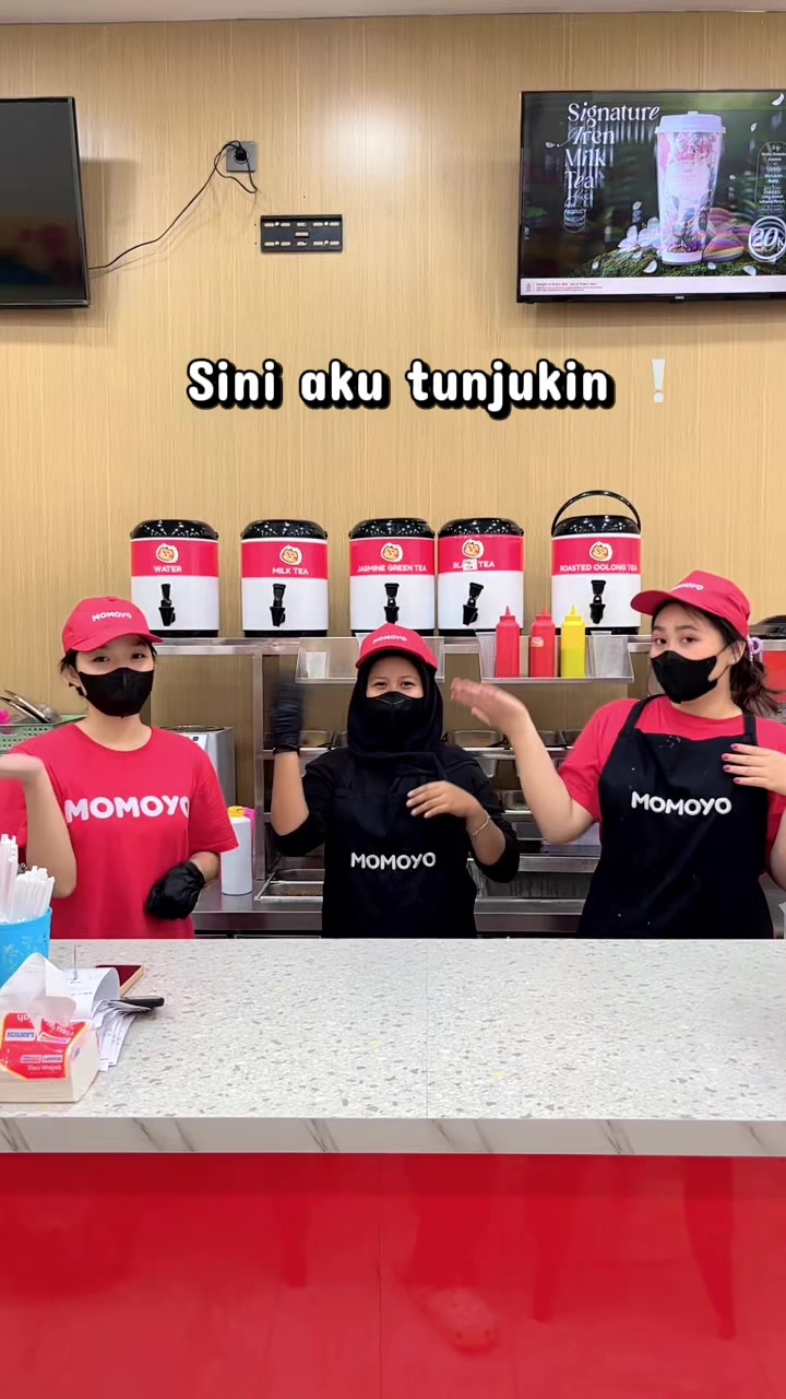 @momoyodeskapdalam