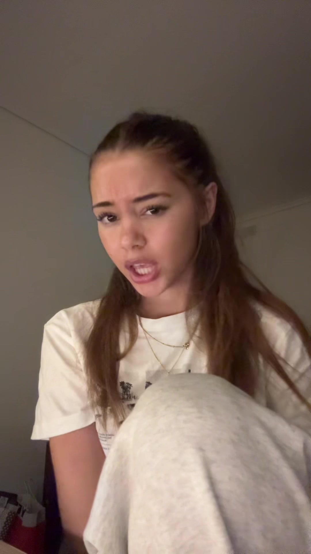 @connieeconw