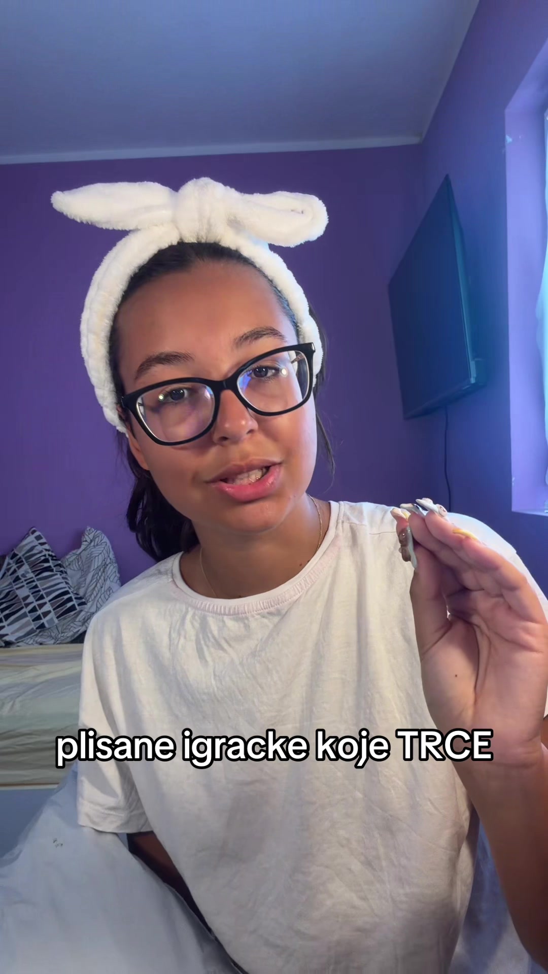 @Isidora