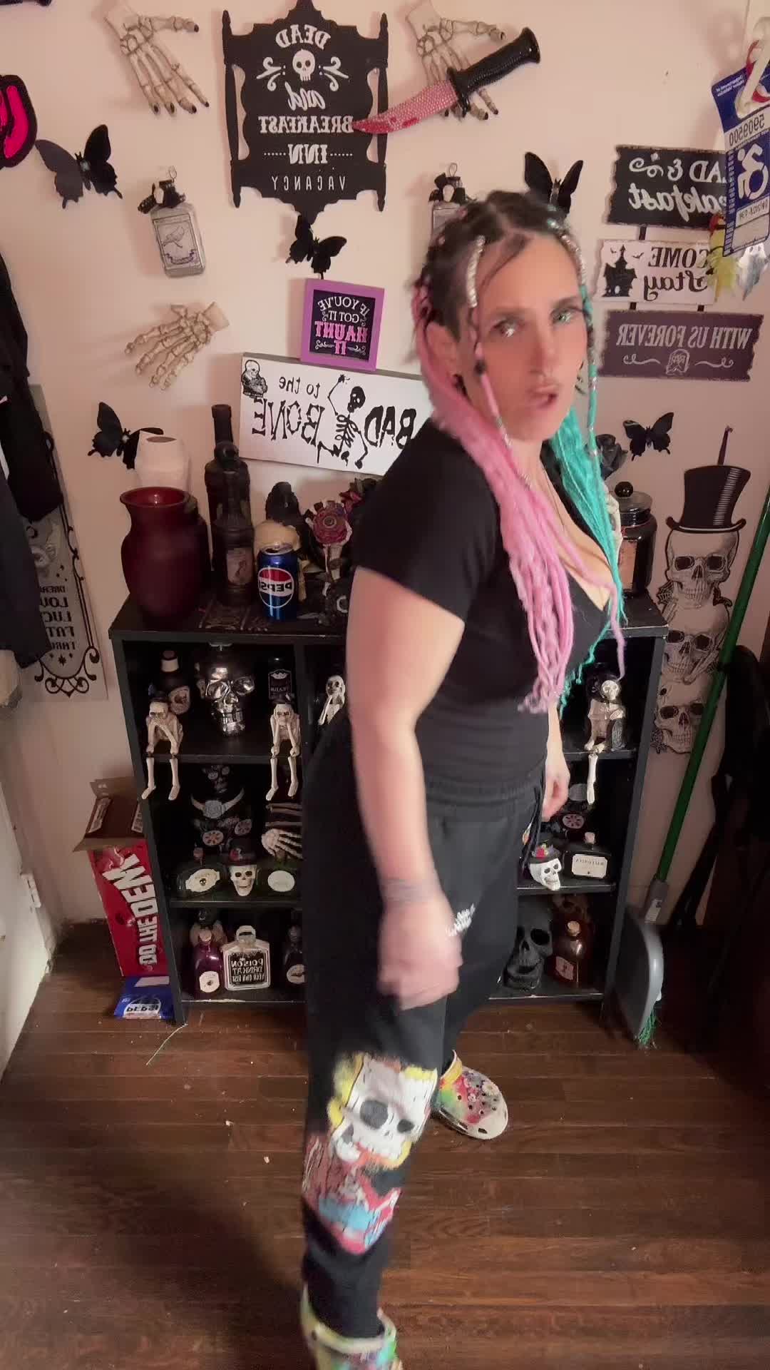 @crazyscorpiochix80