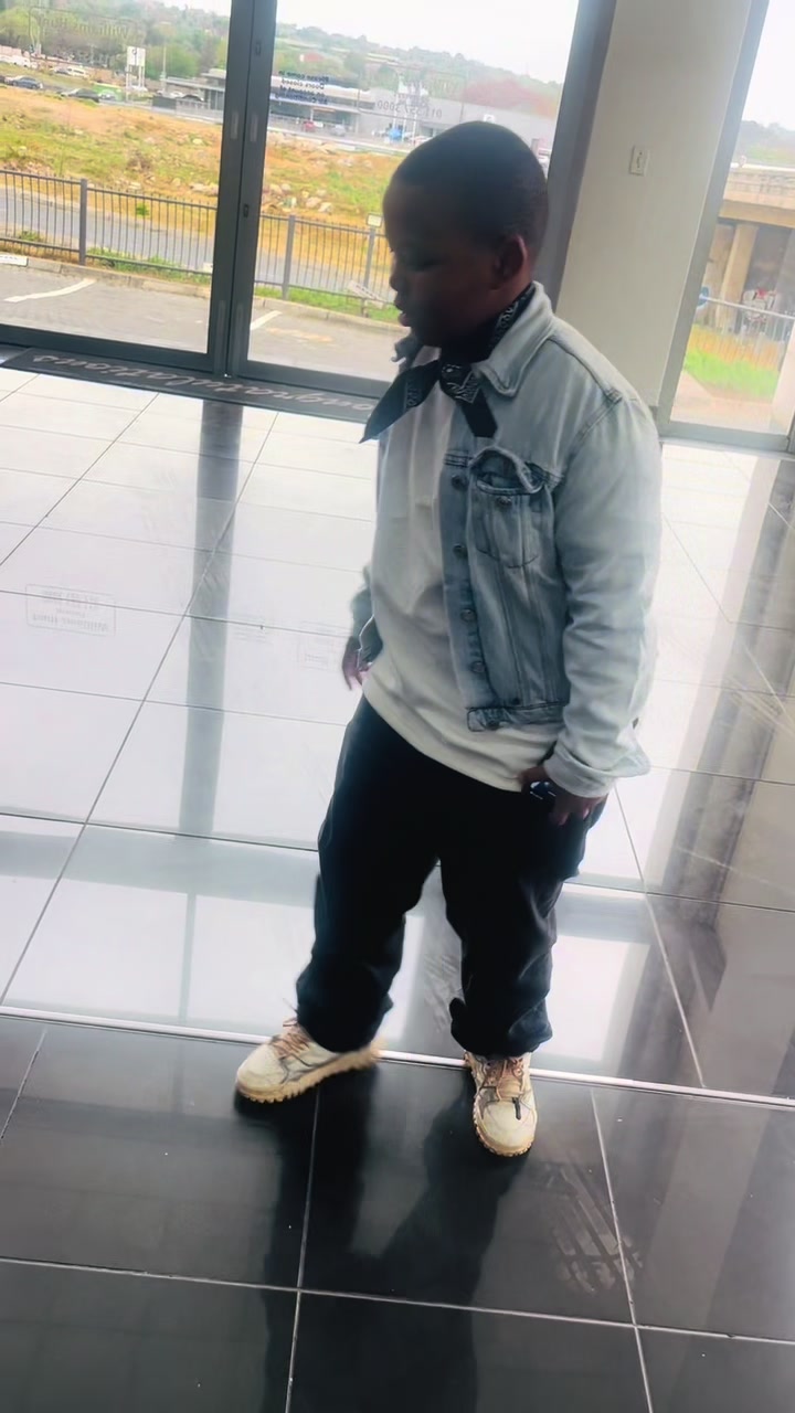 @Kenotshi Nonosi_Dlamini