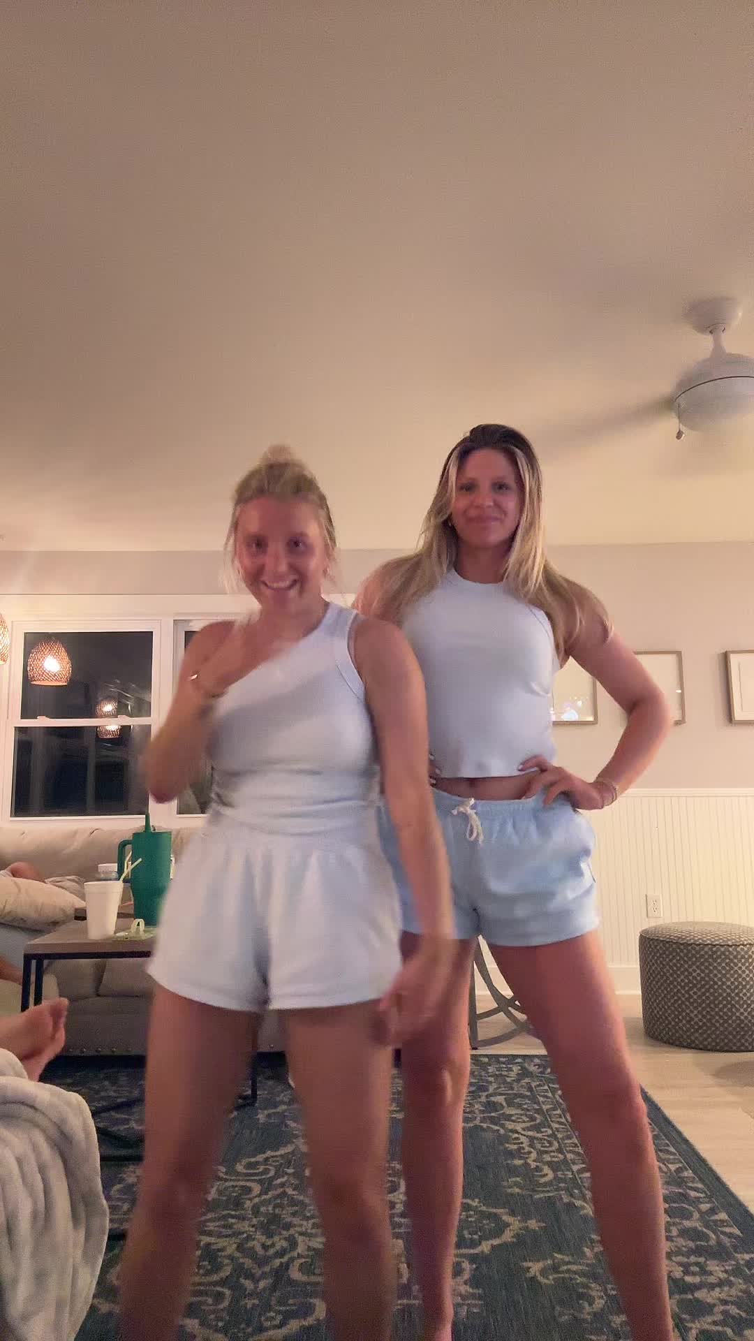 @Megan Shadbolt | Dog Momma🐶🦴