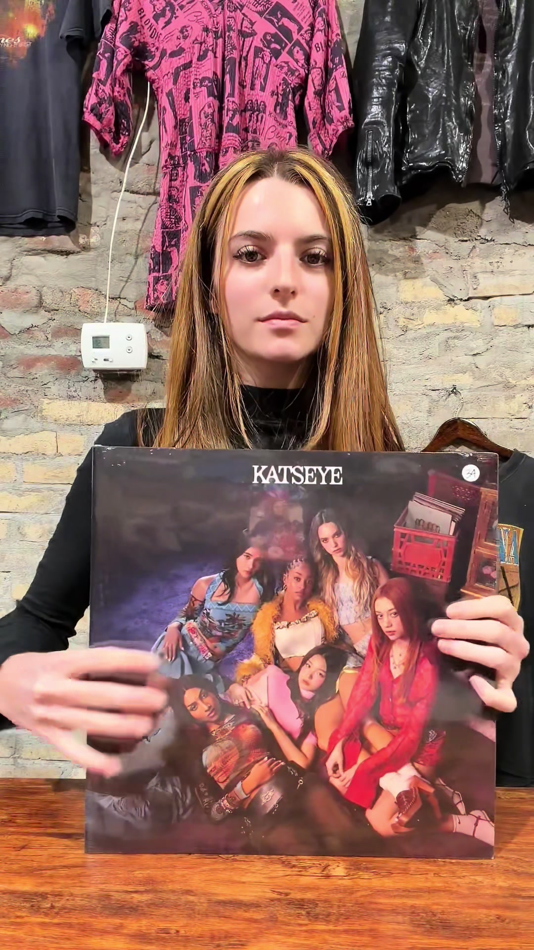 @vinylandthread