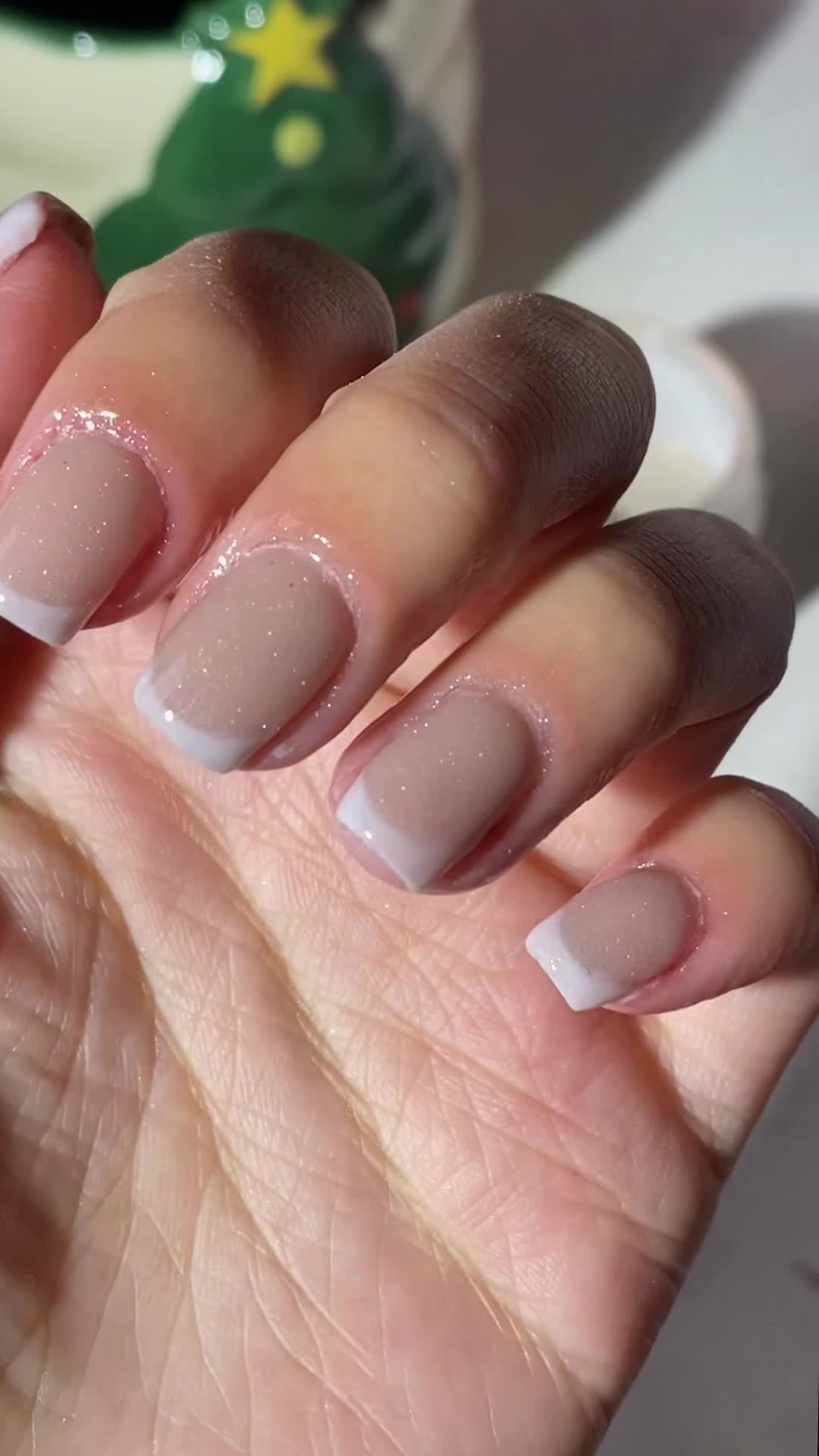 @Sharon_dipnails