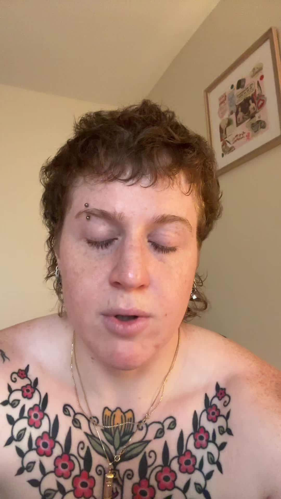 @lesbianlifts