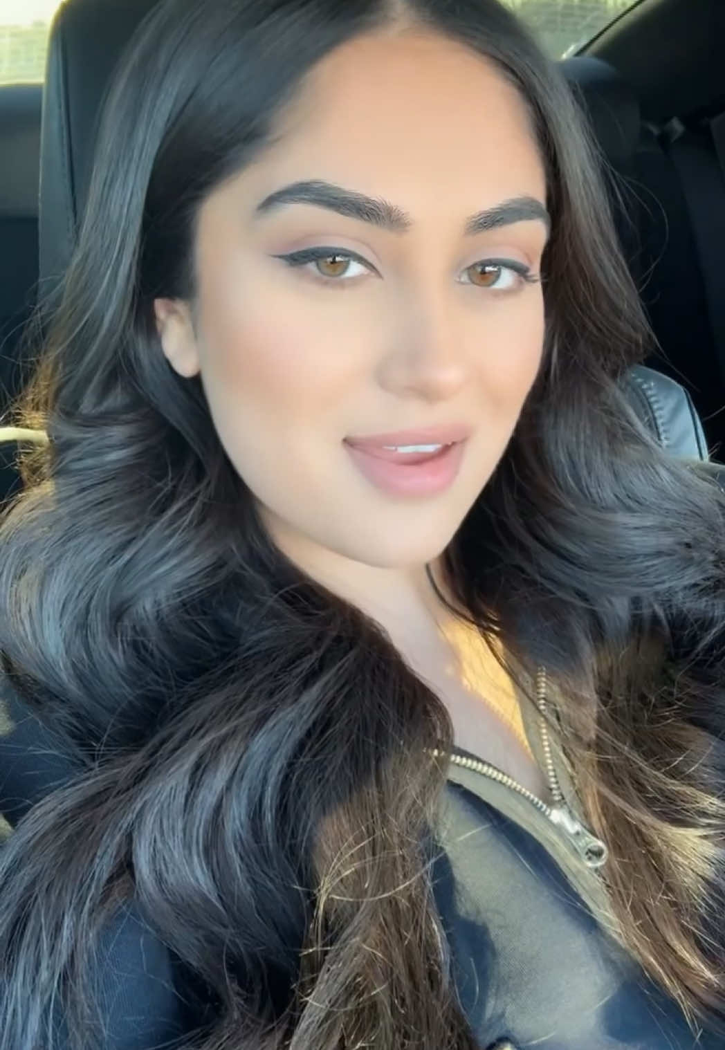 @Kthind_