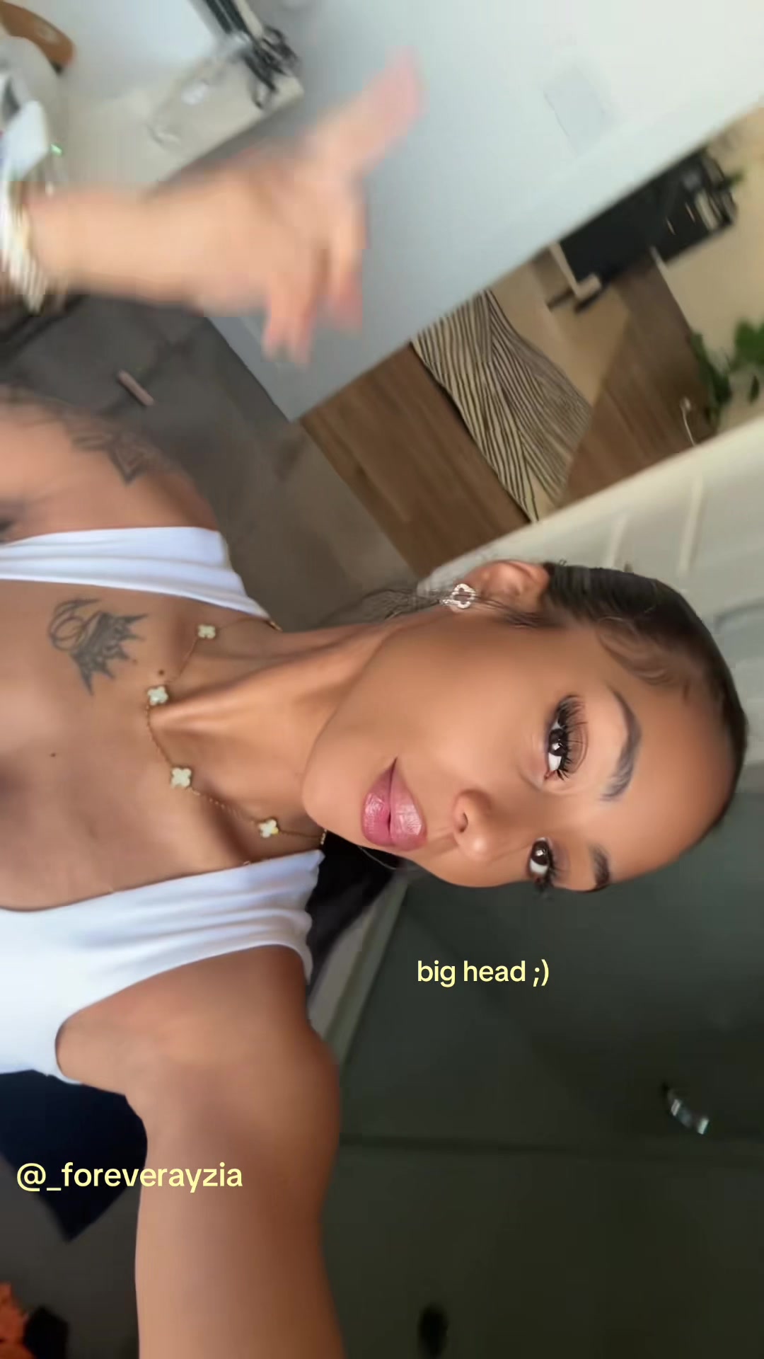 @༯