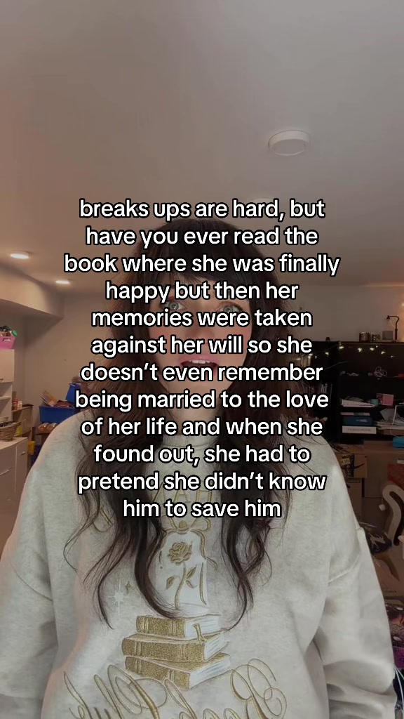 @Helen | Romantasy Books 🌹