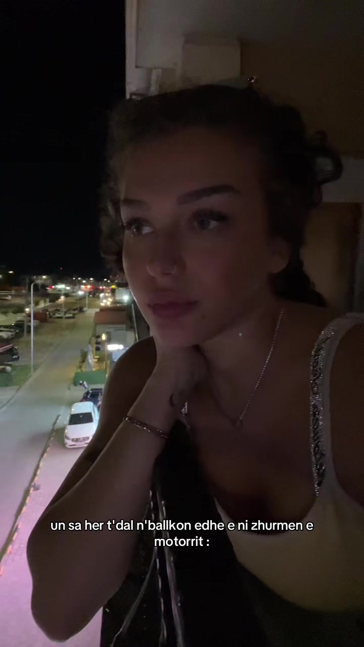@🦋