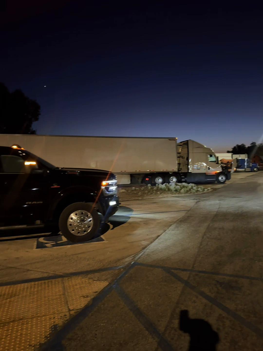 @Straight haulin