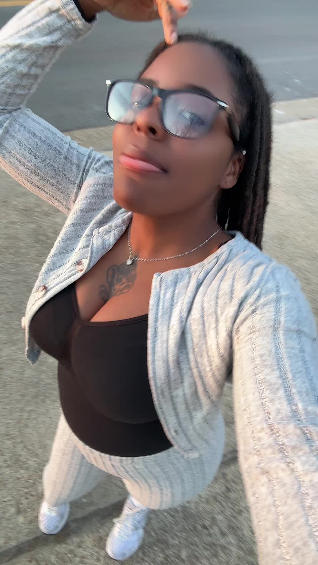 @😙🤚🏽Unbothered😙🤚🏽