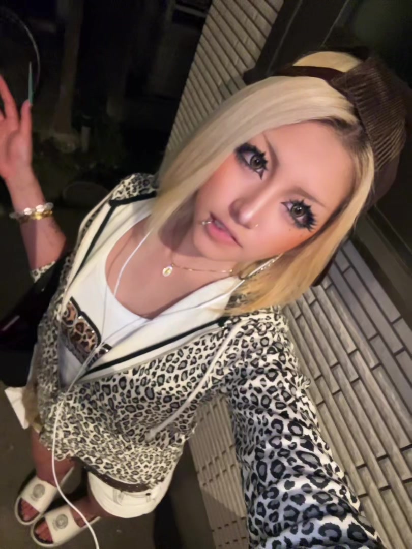 @𝗥 𝗔 𝗡 . 🌺