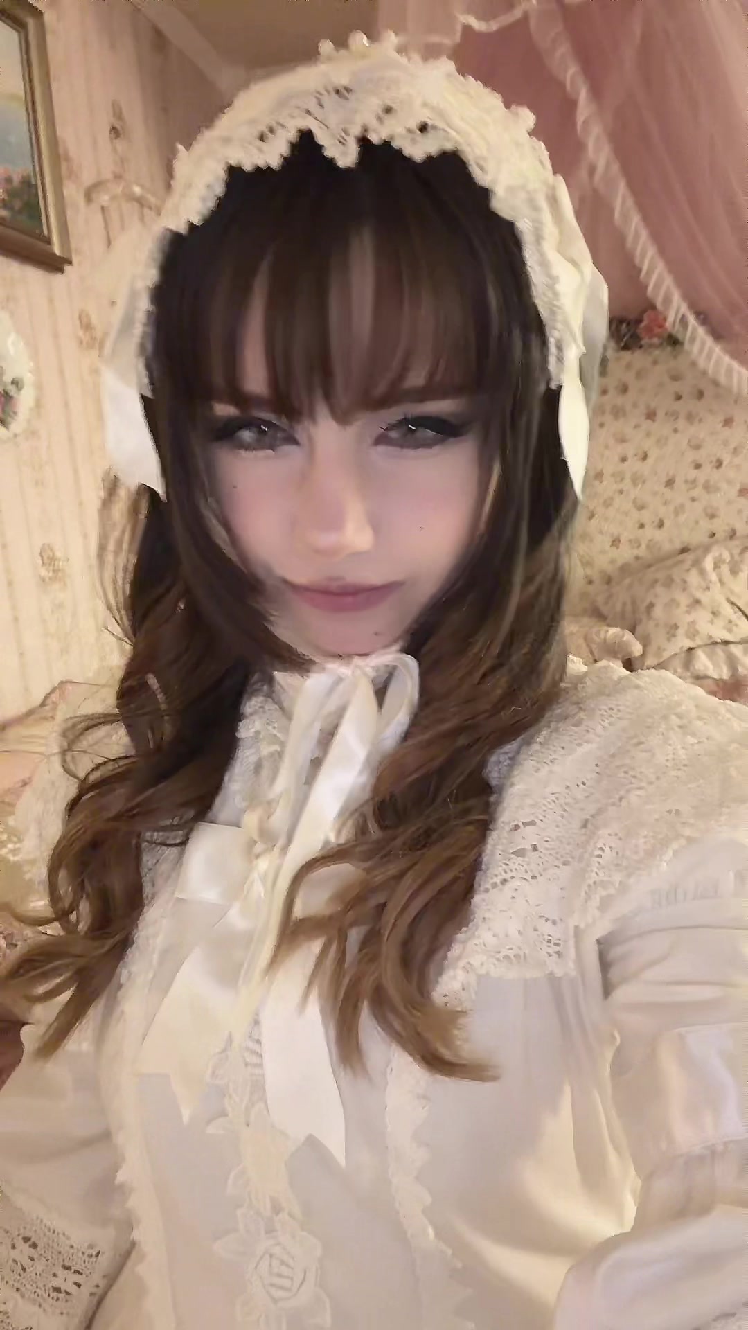 @anastasia (MAIN mewklekitty)