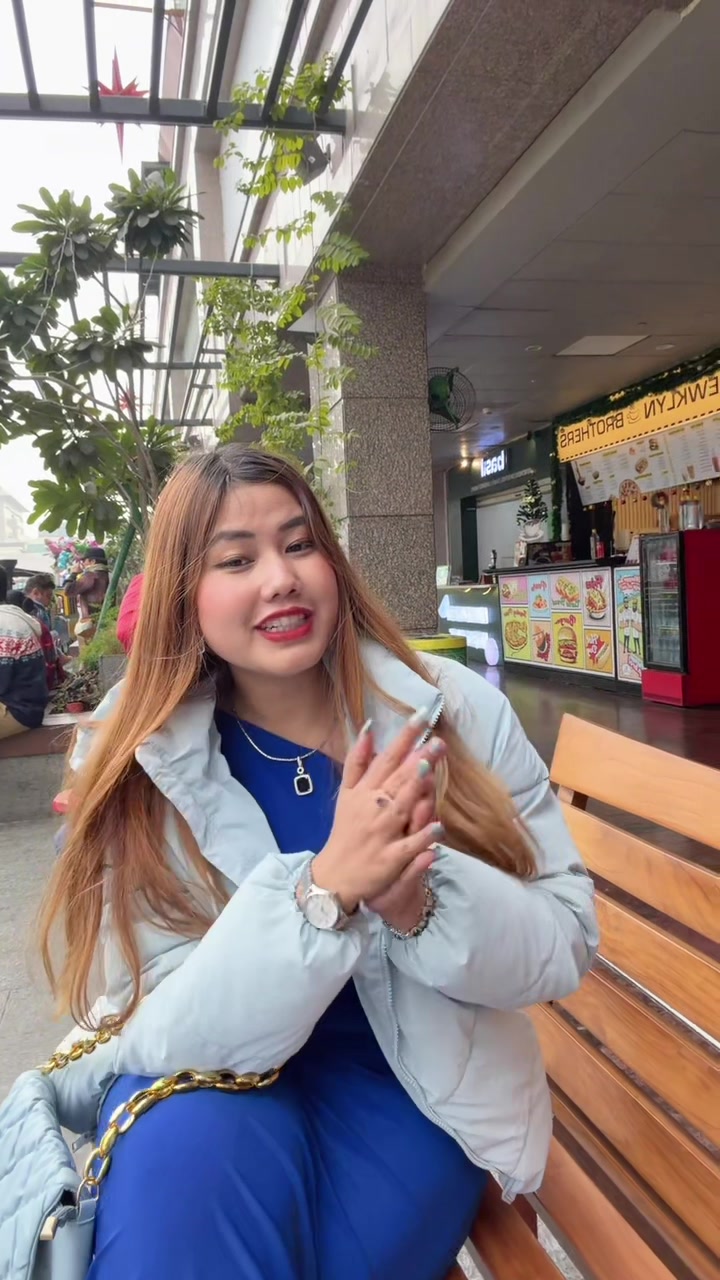 @MyatNoeKhaing🖤(မြတ်နိုးအိမ်)