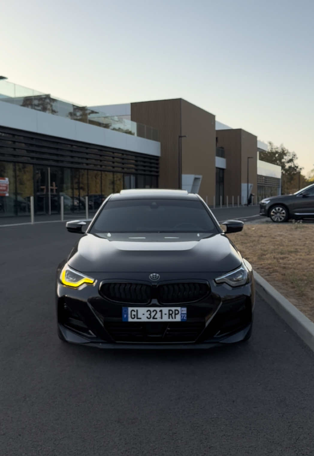 @Dark_m240i