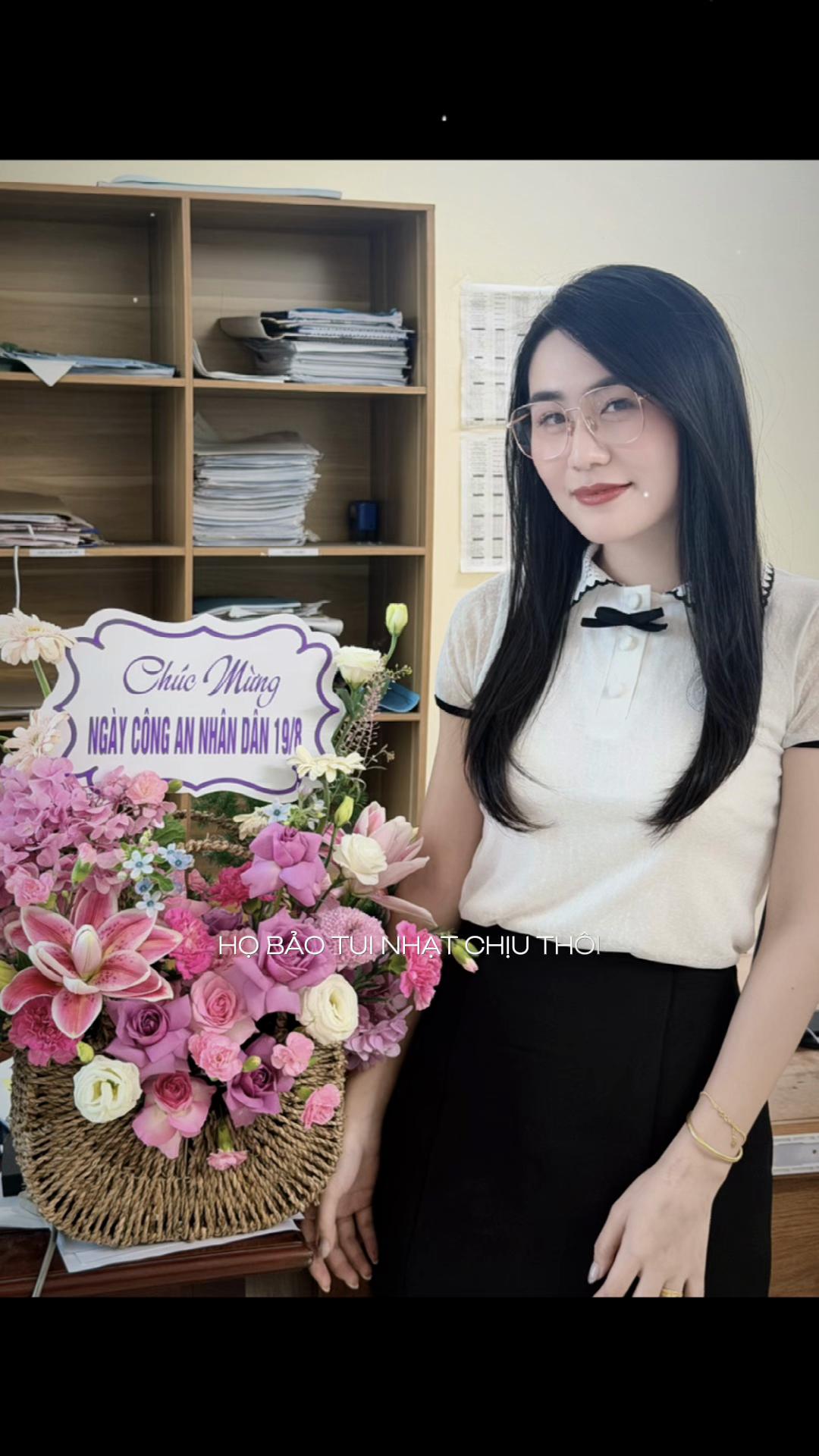 @Nguyễn Tuyết Ngân