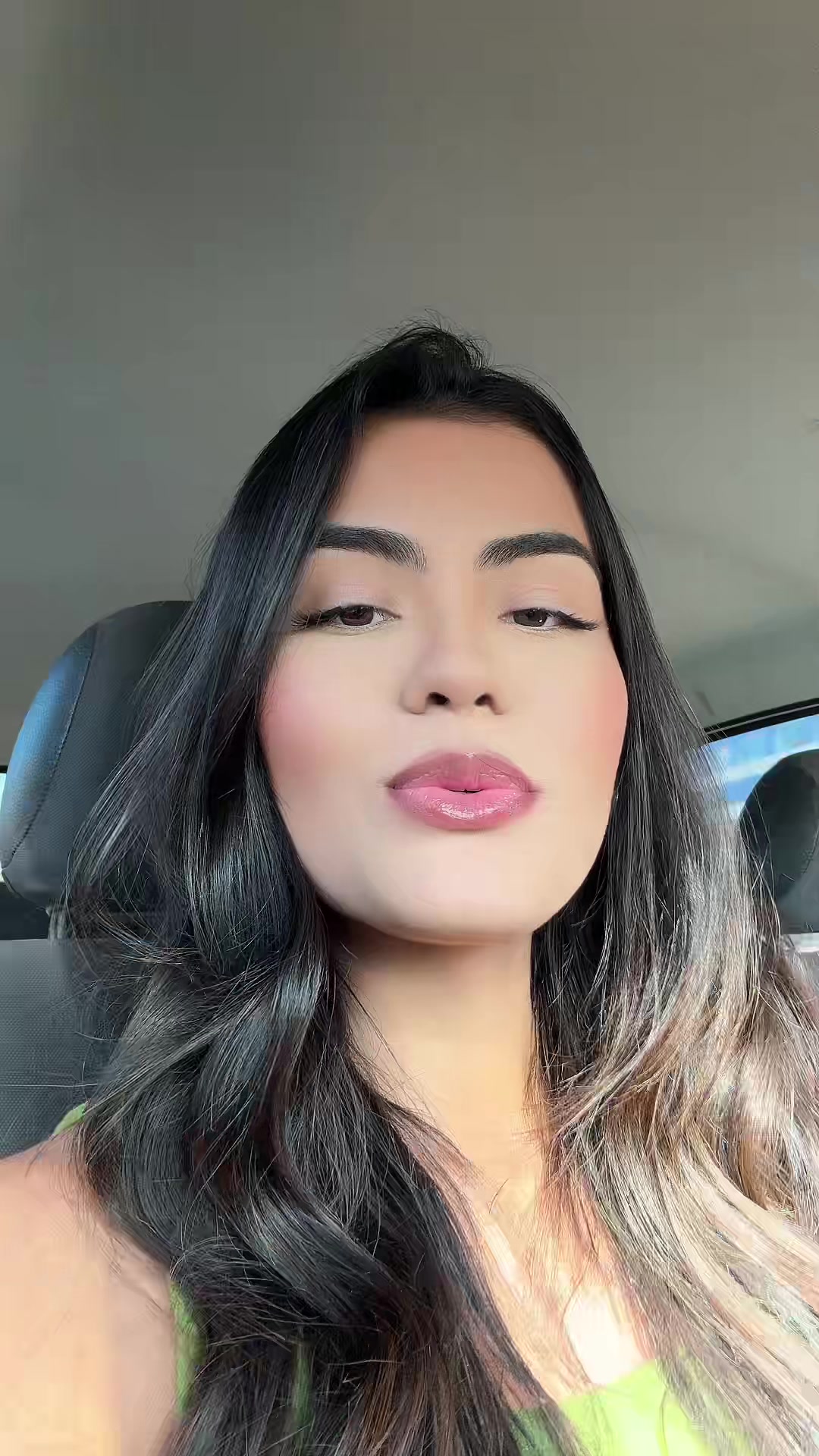@Alessandra Rozany