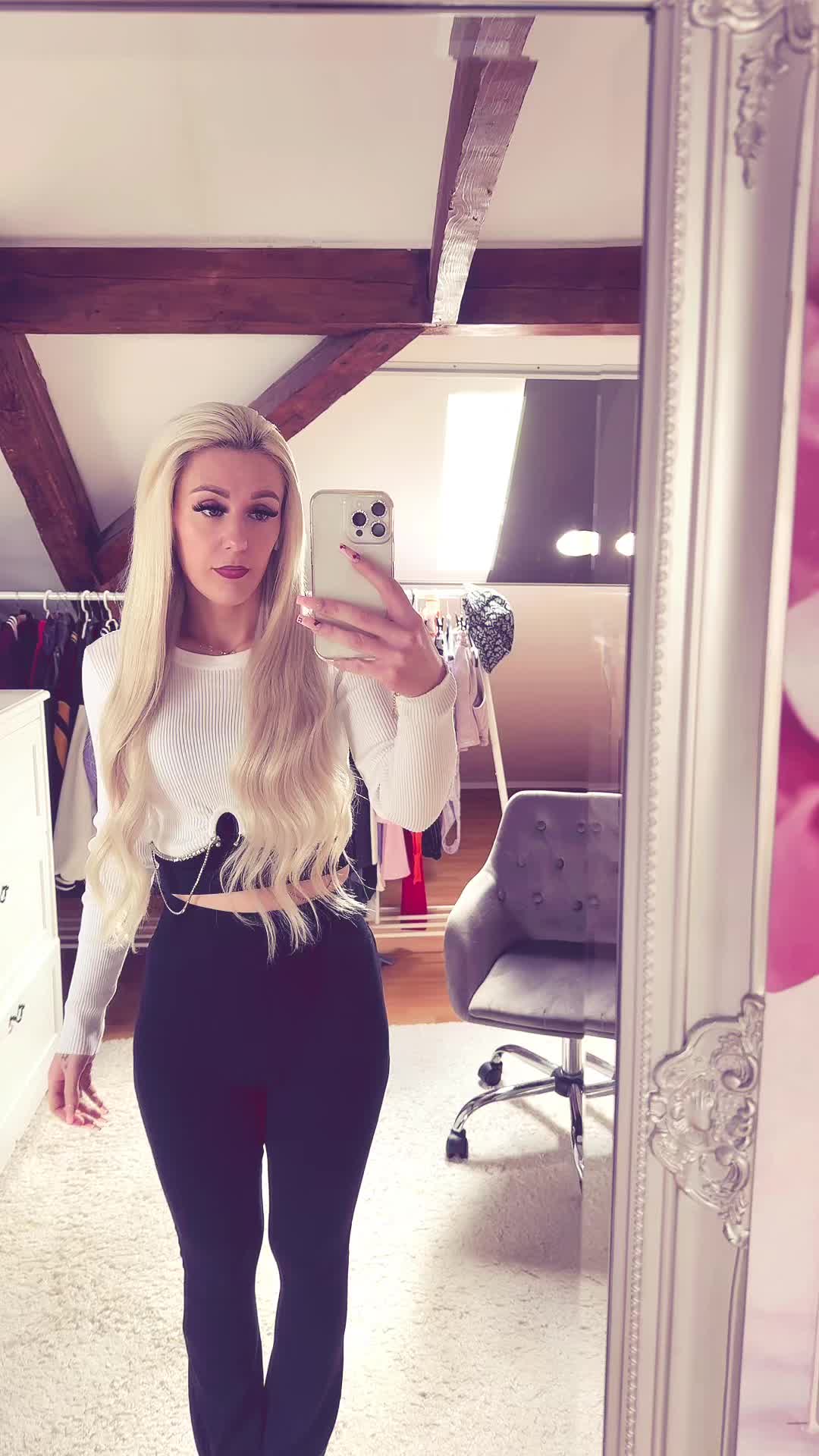 @J1na_J1na_Official_