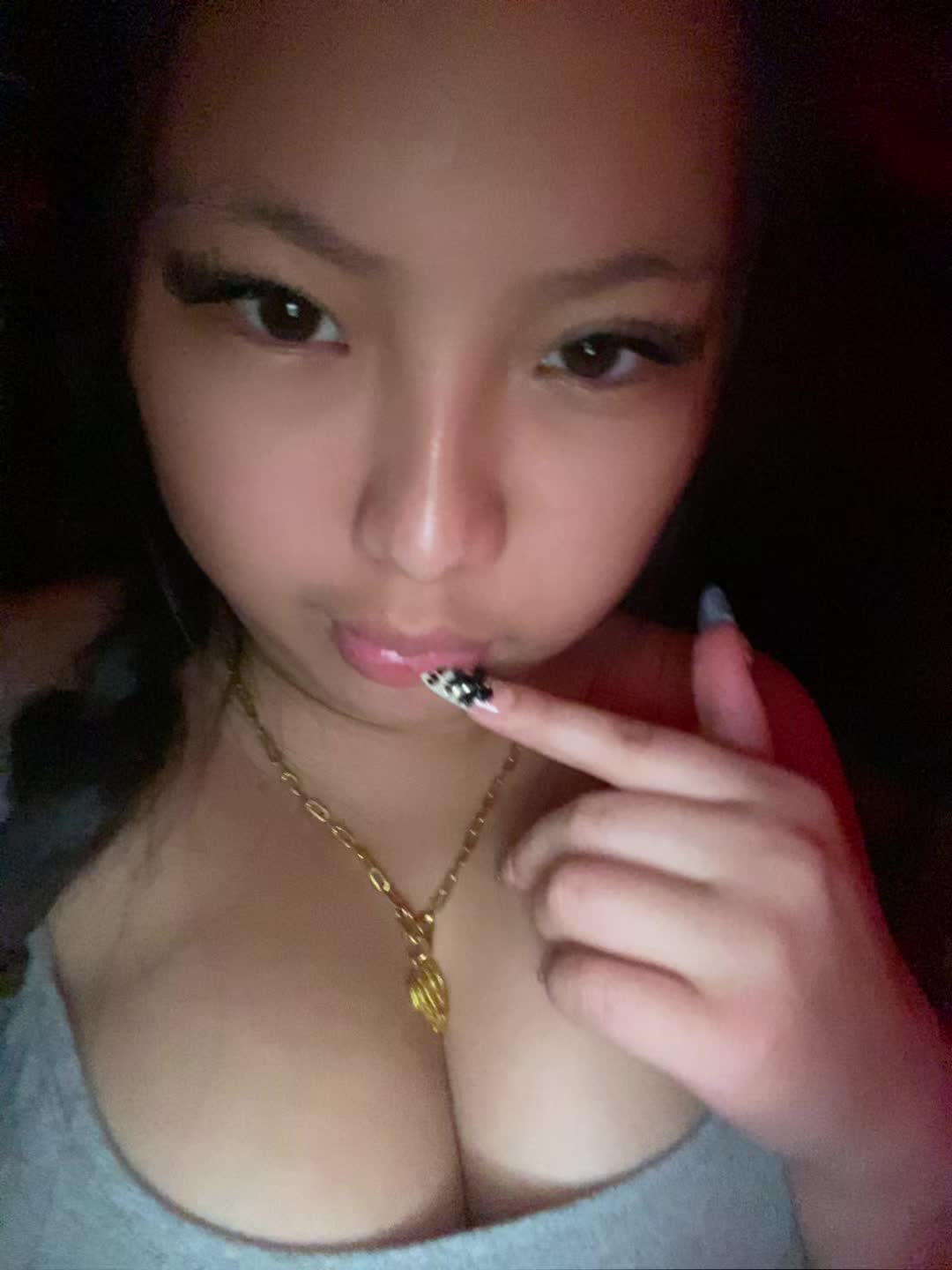@aleenaathao