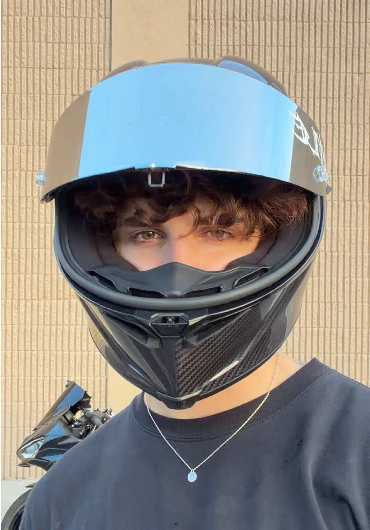@shakymoto