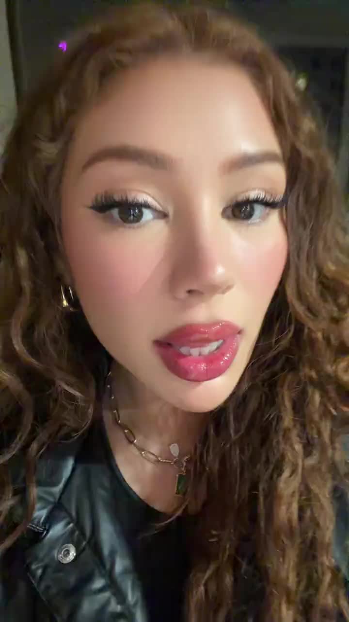 @LATINA BARBIE ๐