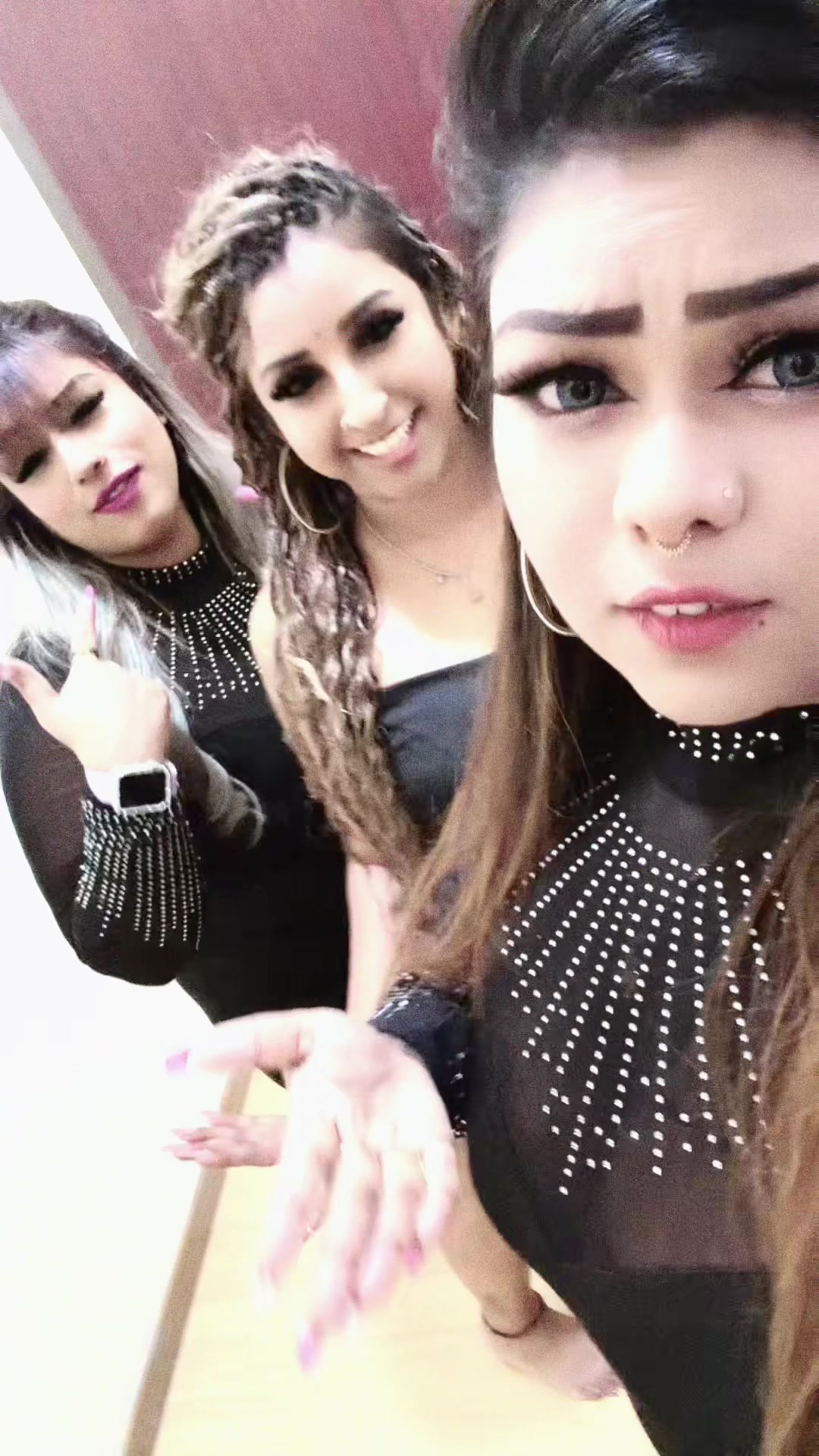 @ǝɔuɐɯoᴚ lnɟǝɓuǝʌǝᴚ 🖤