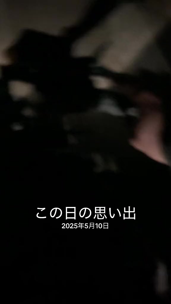 @ハーフ顔のゴキブリ🪳