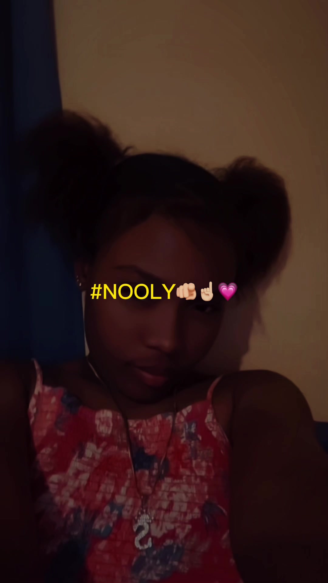 @niaabaee__